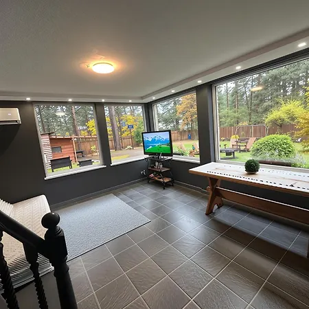 Dom wakacyjny House By The Sea With Hot Tub Ryga