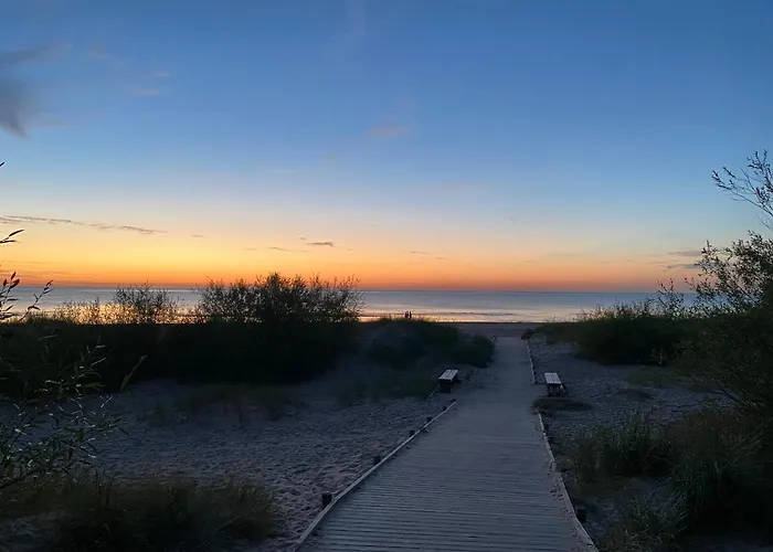 House By The Sea With Hot Tub * Riga