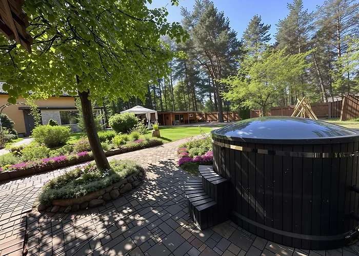 House By The Sea With Hot Tub 里加