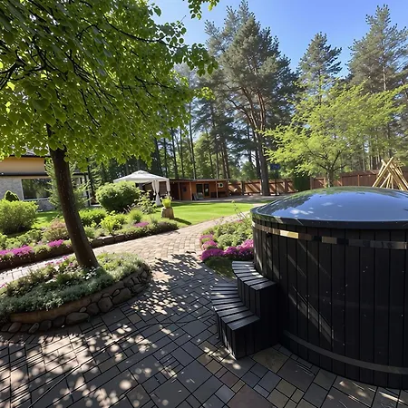House By The Sea With Hot Tub Ρίγα